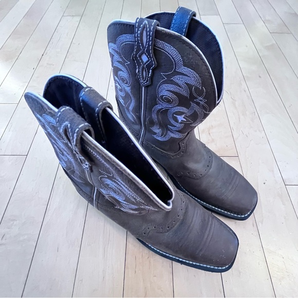 Justin Ladies Gypsy Square Toe 8 inch  Brown Leather Heeled Boots - Picture 10 of 12